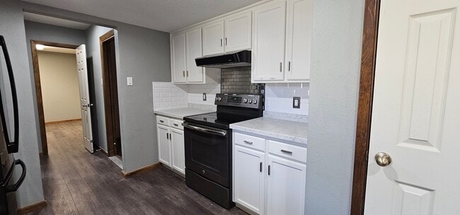 Building Photo - Stunning Rosewood Home COMING SOON