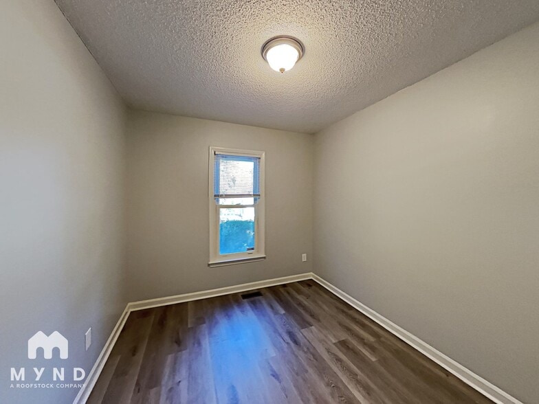 Building Photo - 1316 Amber Acres Ln