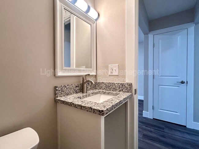 Building Photo - 2855 Taft Ave SW