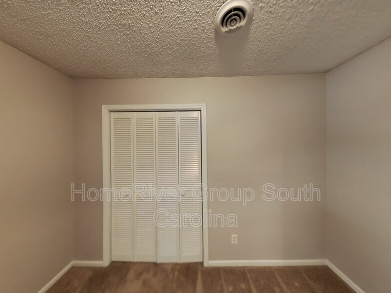 Building Photo - 206 Cable Head Rd