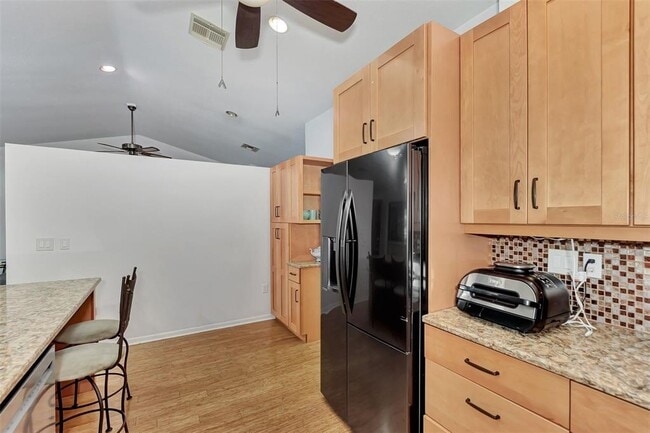 Building Photo - 5651 Golf Pointe Dr
