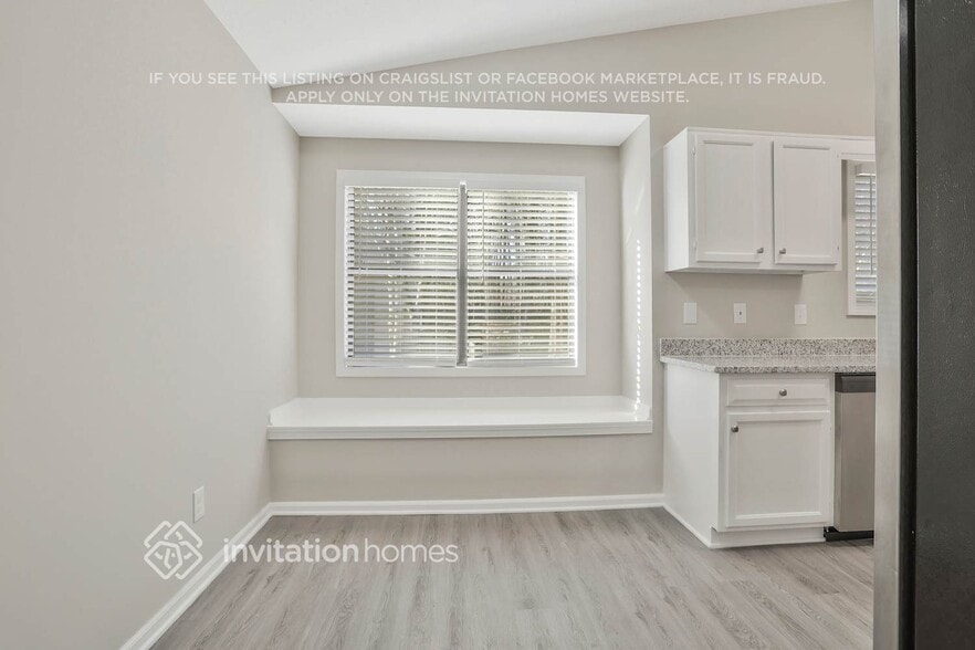 Building Photo - 805 Riverstone Ln