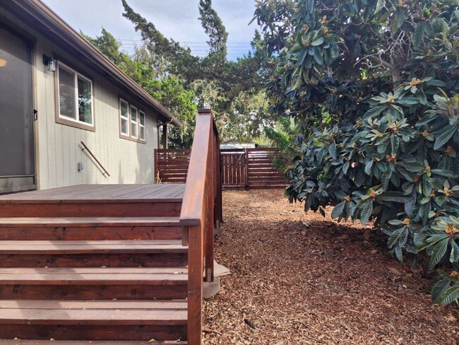 Building Photo - Cozy Craftsman style home!