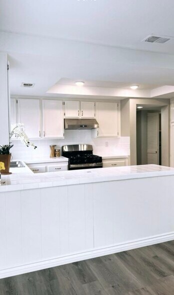 Building Photo - 24607 Jacarte Dr