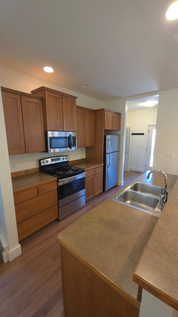Building Photo - 4251COV