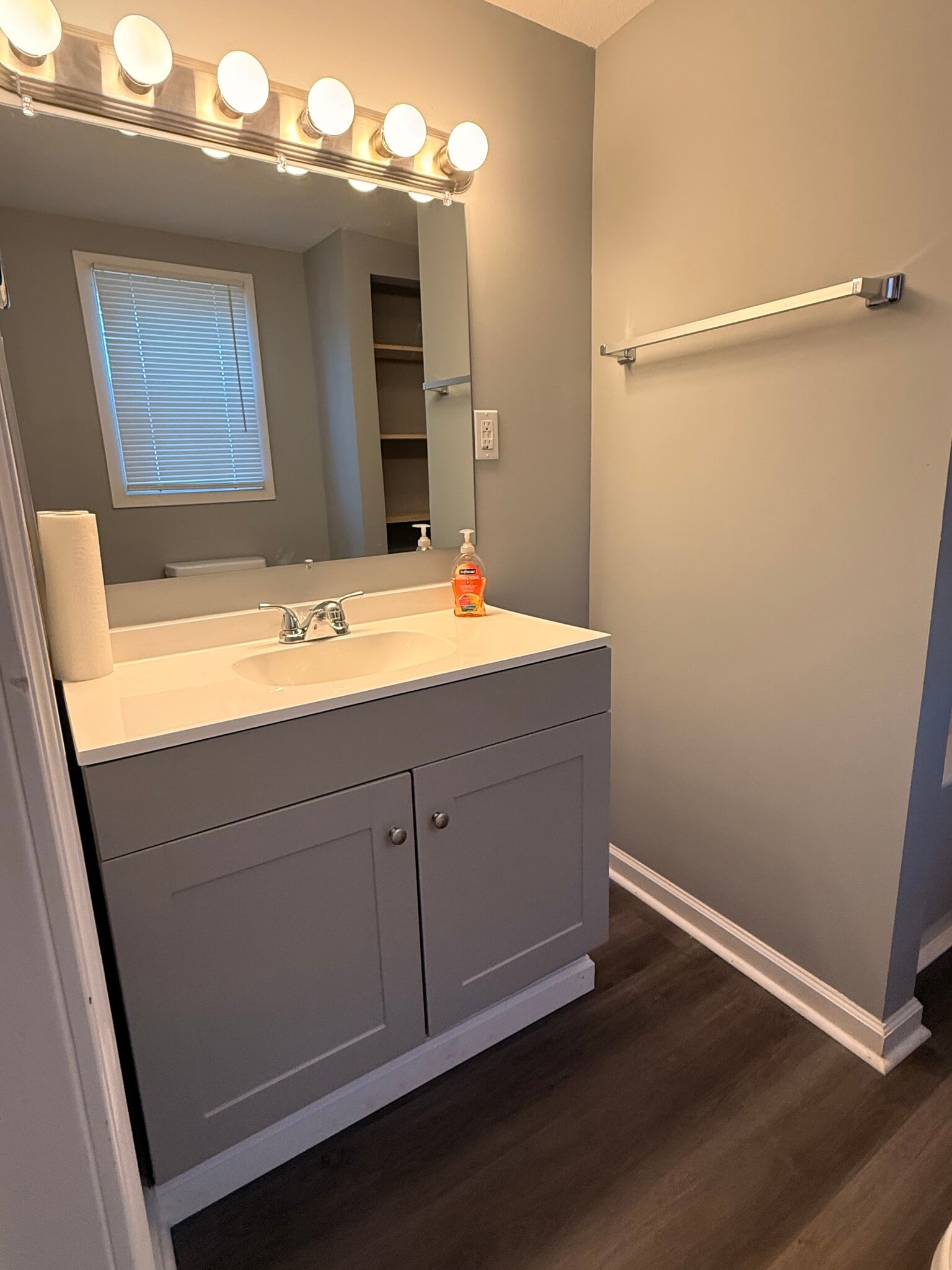 Building Photo - 132 Patten St