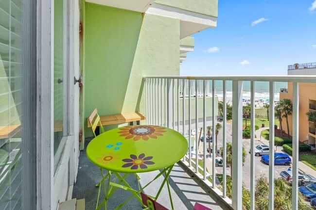 Building Photo - Winter Rental.  Fully furnished 1-bedroom, 1-bath condo