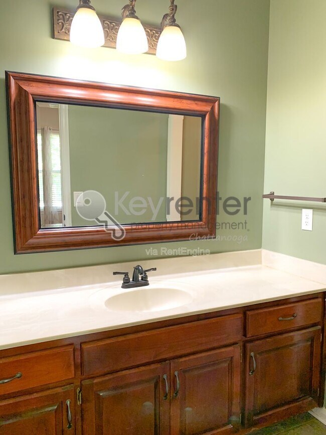 Building Photo - 7716 Royal Harbour Cir