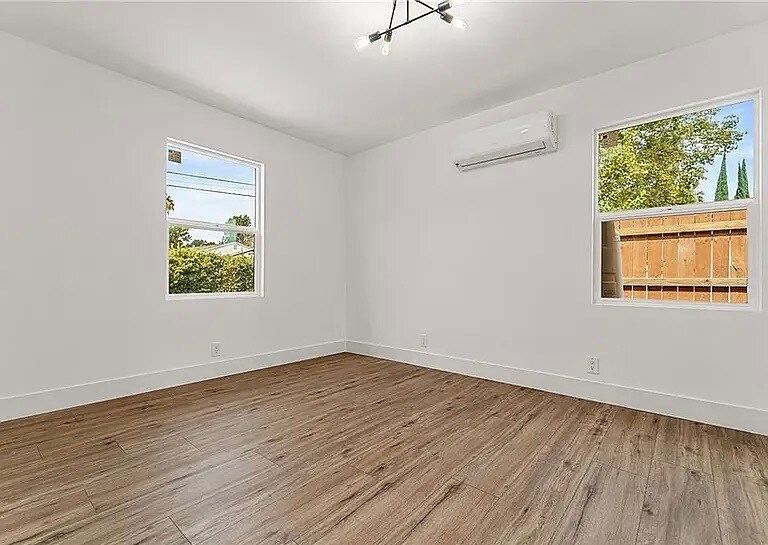 Primary Photo - 8124 Shirley Ave