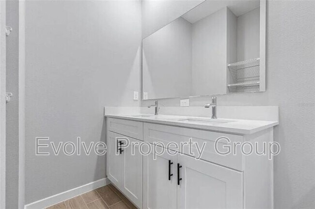 Building Photo - 23 Weymouth Ln