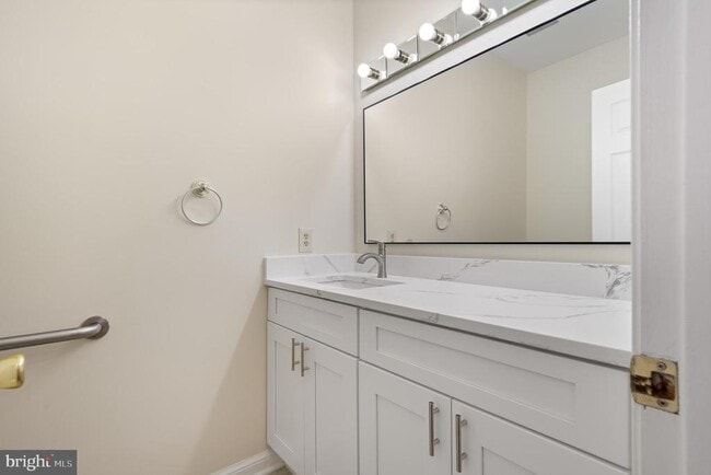 Building Photo - 13620 Canal Vista Ct