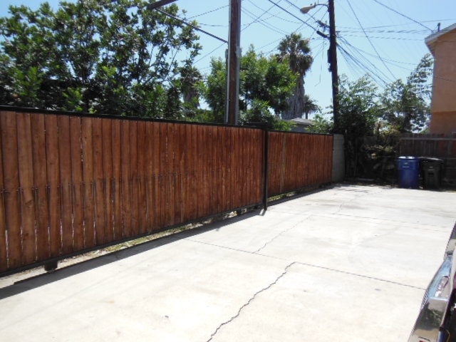 Building Photo - 812 W Century Blvd