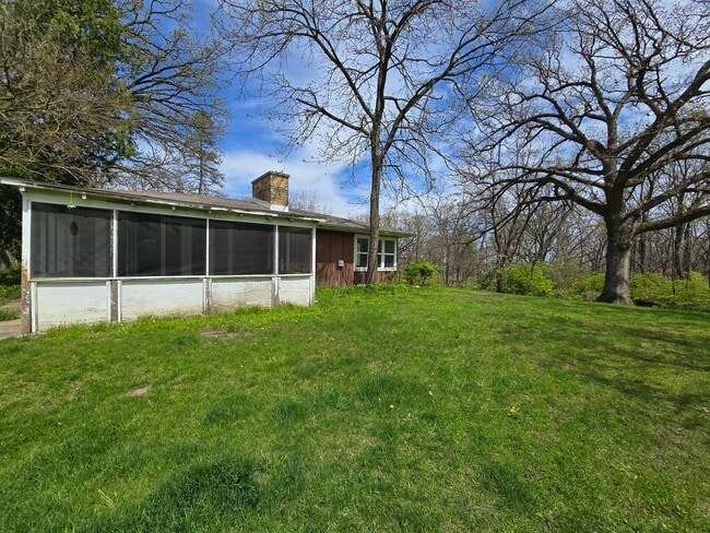Building Photo - 1316 S Fleming Rd