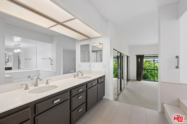 Building Photo - 13044 Mindanao Wy