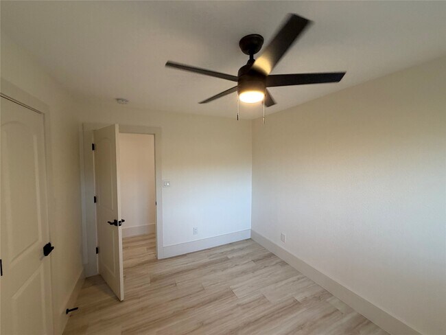 Building Photo - 6026 Willowbend Blvd