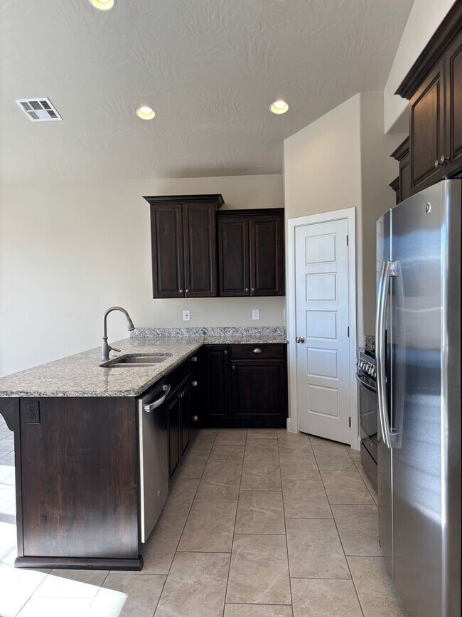 Building Photo - Beautiful 3 Bedroom Home - Casitas at Sienna Hills