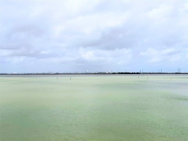 Building Photo - 1122 Makatea St