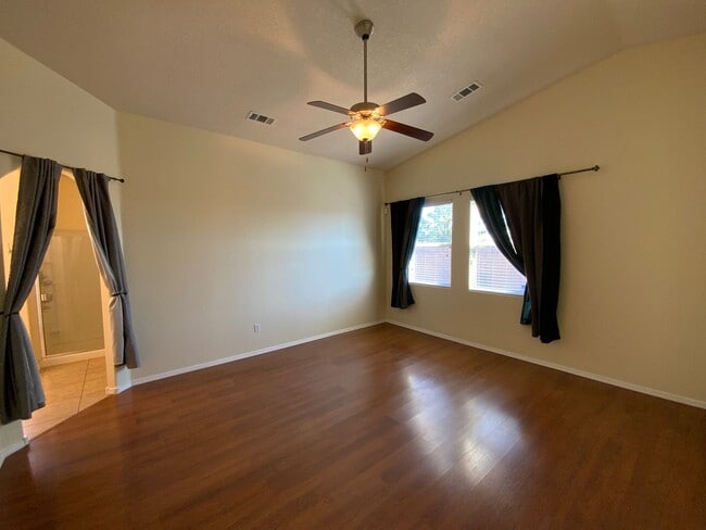 Building Photo - 4 Bedroom Single Story Home Available Near...
