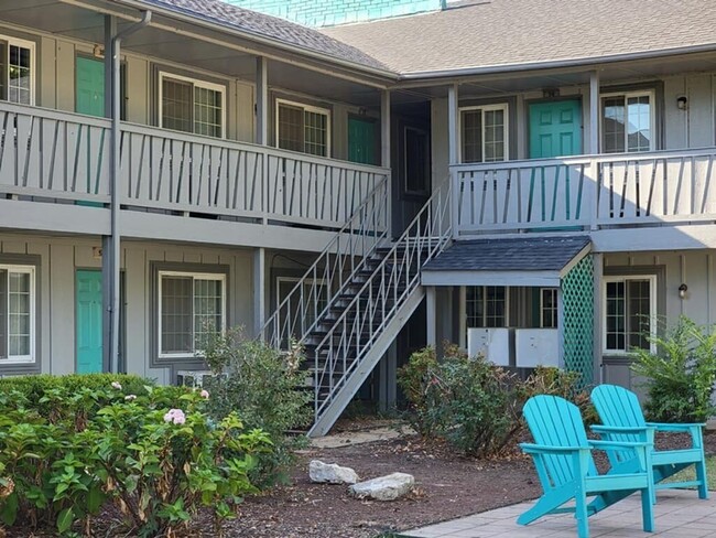 Hideaway Cove Apartments - Hideaway Cove