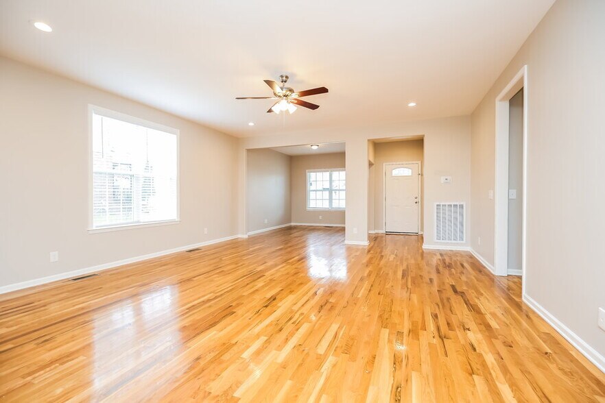 Building Photo - 1214 Saddle Brook