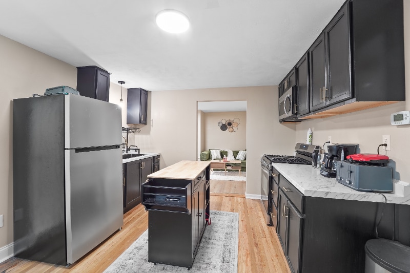 Building Photo - 108 Robble Ave