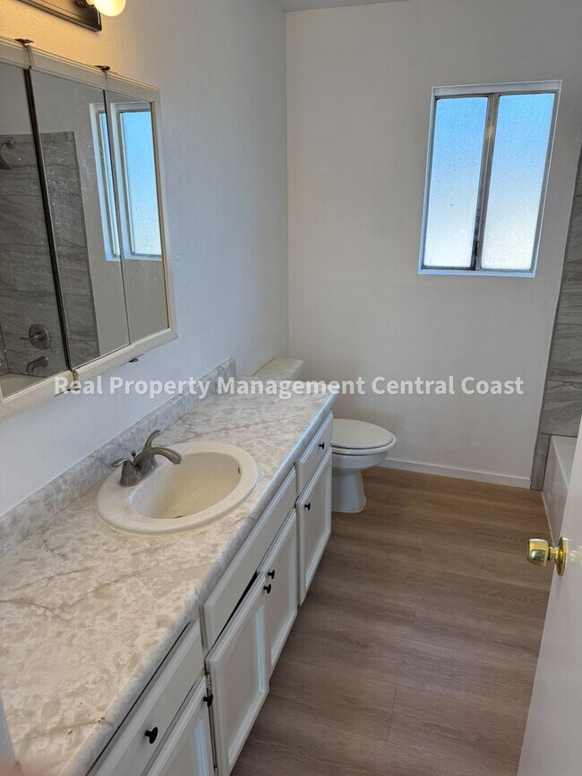 Building Photo - 6460 Nacimiento Ave