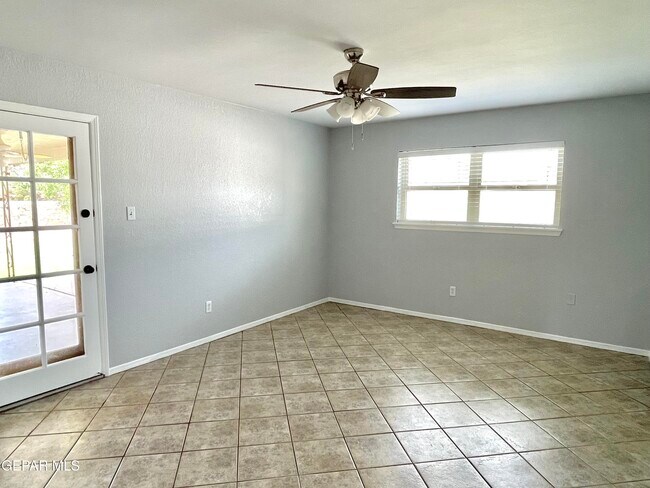 Building Photo - 11417 Rex Baxter Dr