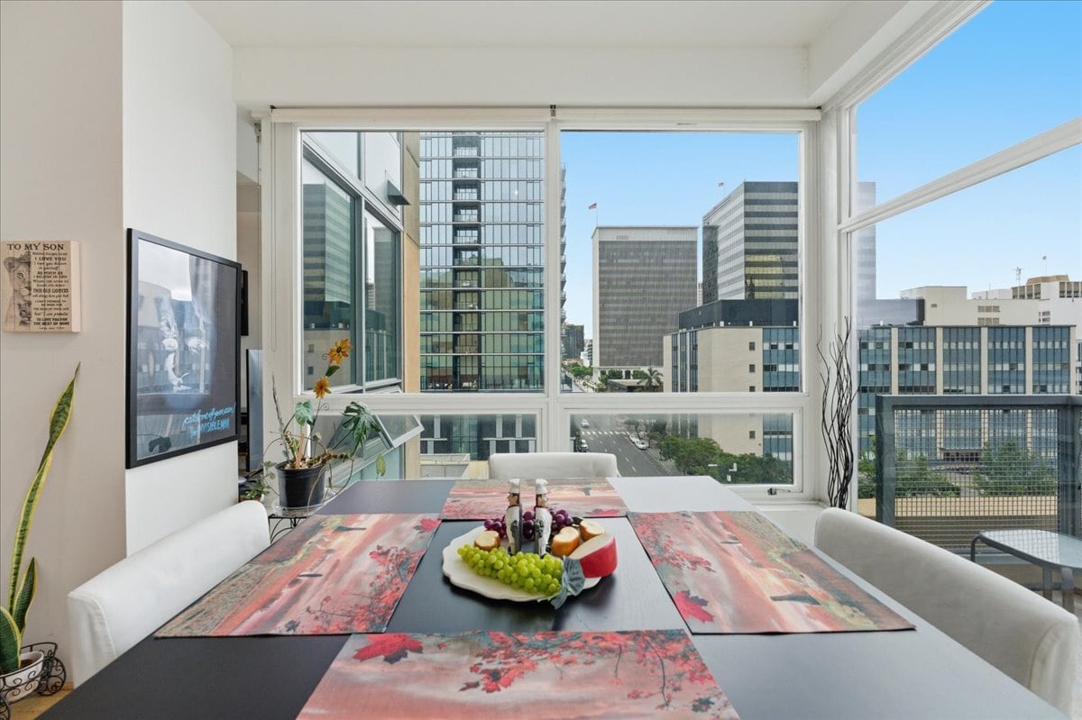 Building Photo - 350 W Ash St