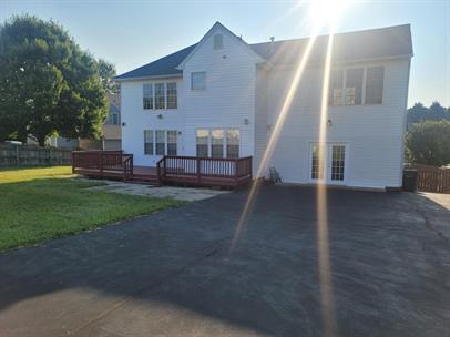 Building Photo - 11400 Caruthers Way