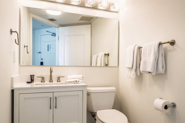 Building Photo - 4401 Collins Ave