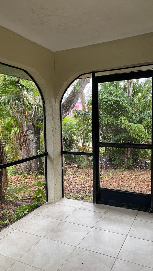 Building Photo - Private Siesta Key Retreat Minutes from World-Famous Beach