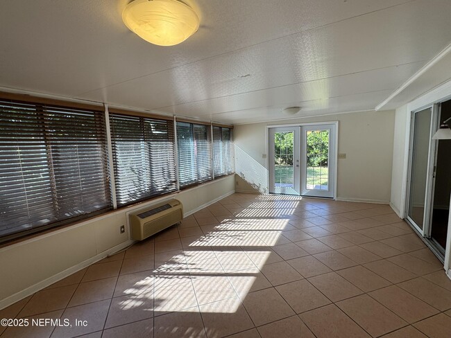 Building Photo - 3150 Highland Grove Dr