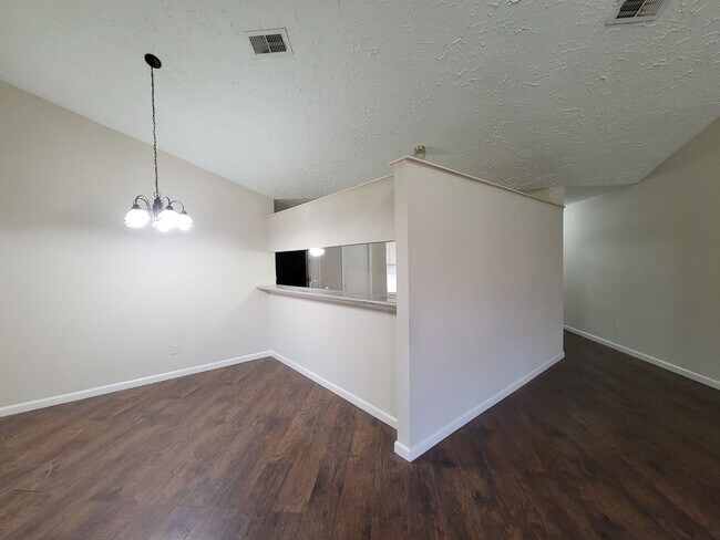 Building Photo - 9415 Beckford Dr