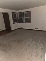 Building Photo - 231 Coolidge St