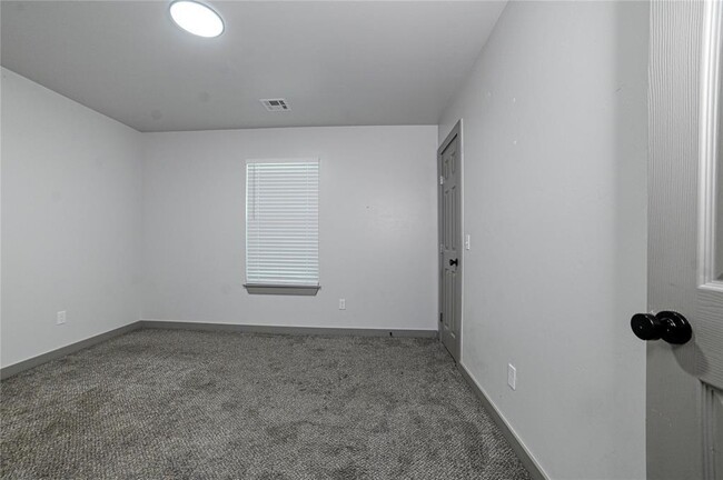 Building Photo - 1717 Breckenridge Dr