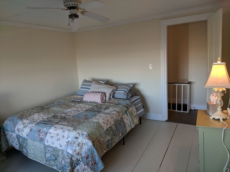 Bedroom facing harbor - 1 Ocean Ave