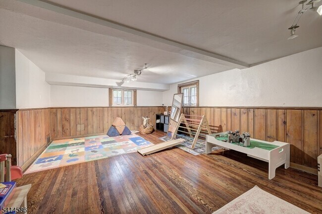 Building Photo - 548 Hartford Ct