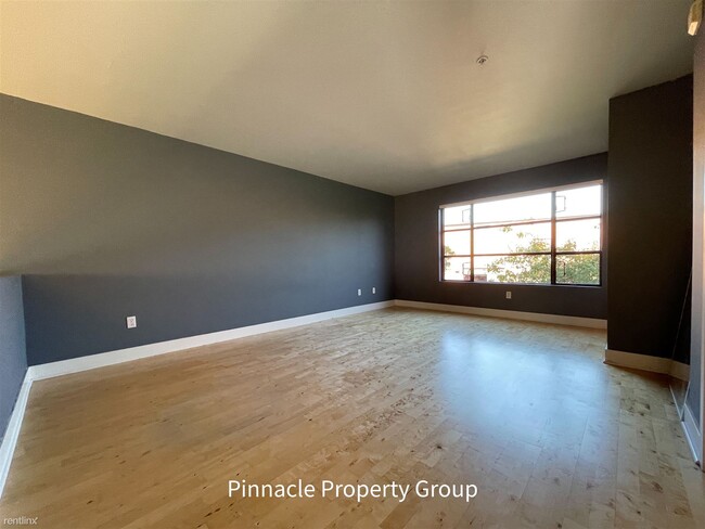 Building Photo - 1 br, 1.5 bath Condo - 350 East Mission St...