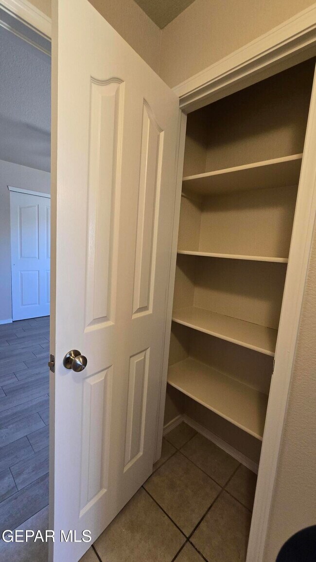 Building Photo - 14229 Otter Point Ct