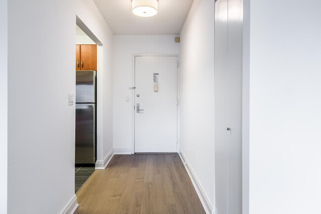 Building Photo - 45 E 33rd St