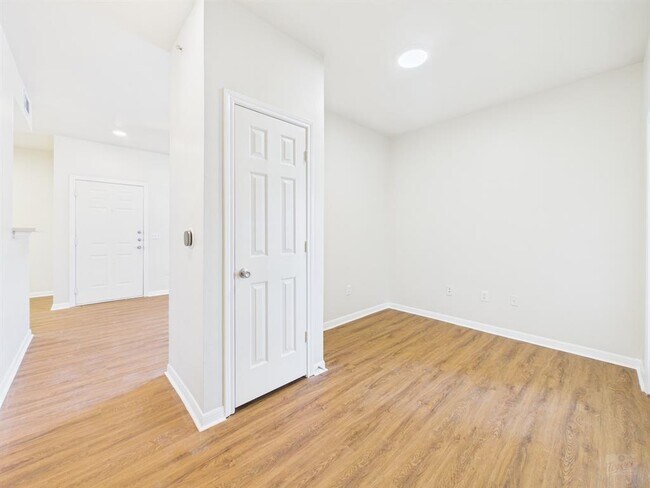 Building Photo - 2320 Gracy Farms Ln