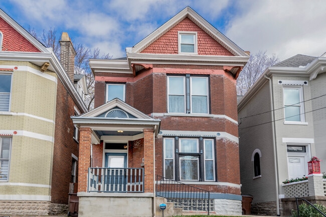 Primary Photo - 723 Columbia St