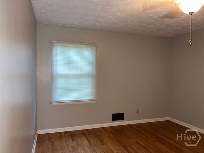 Building Photo - 235 Weatherly Woods Dr