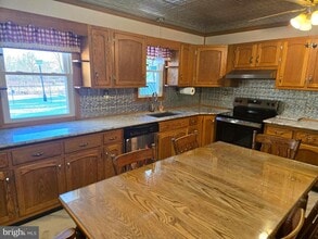 Building Photo - 15329 Church Ln