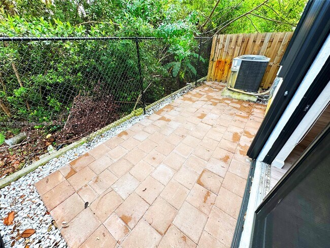 Building Photo - 132 SW 185th Way