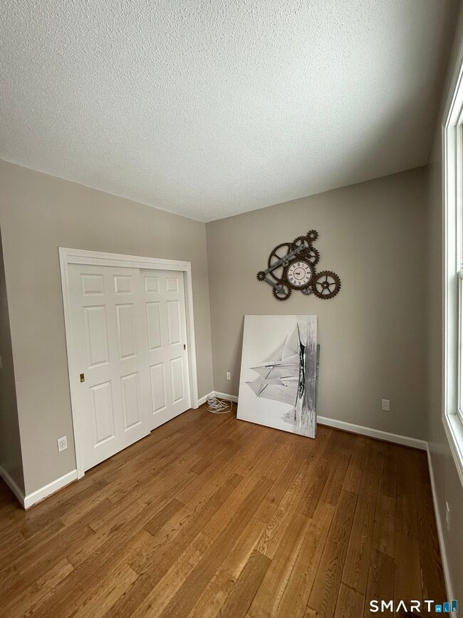 Building Photo - 104 Valley View Rd