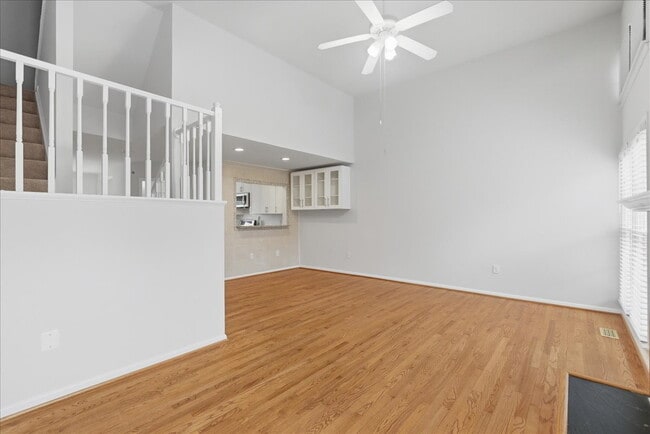Building Photo - Welcome home to this beautifully updated and move-in-ready 3-bedroom, 3.5-bath townhouse
