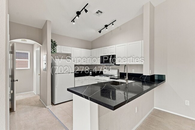 Building Photo - 8628 Tomnitz Ave