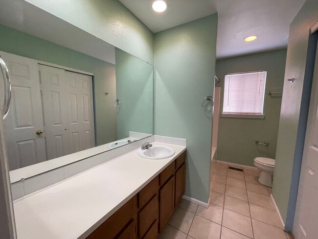 Building Photo - Great Townhome in West Fort Collins