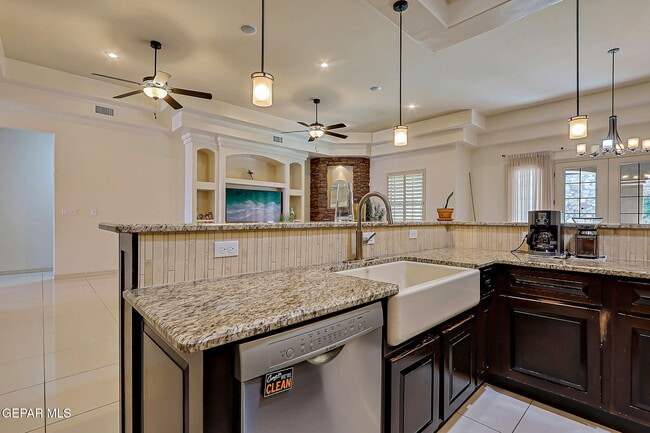 Building Photo - 13452 Emerald Falls Dr